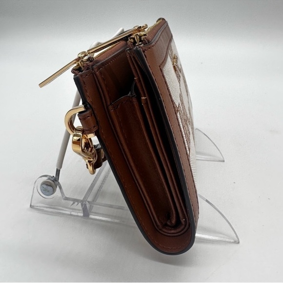 Michael Kors Large Double Zip Wallet
Wristlet Brown - Picture 4 of 10